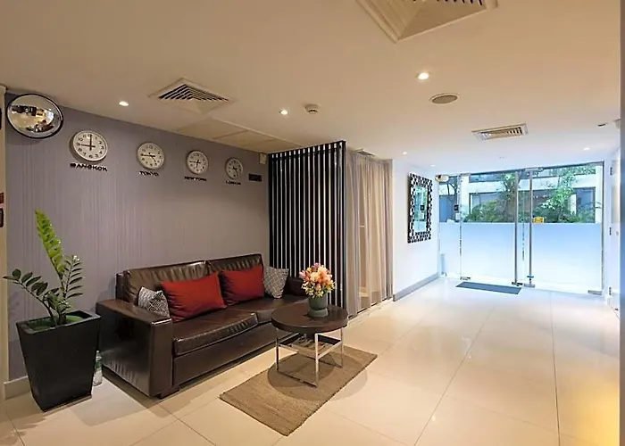 24 At Bts Phrom Phong 3*