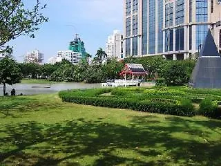 24 At Bts Phrom Phong