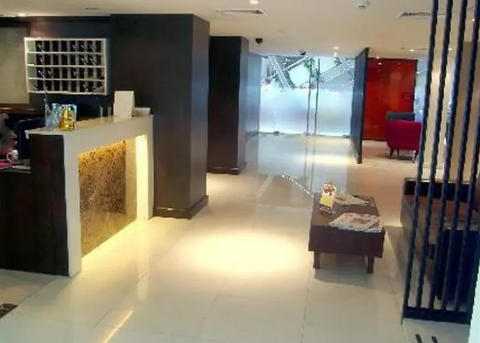 24 At Bts Phrom Phong