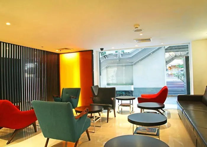 24 At Bts Phrom Phong Отель 3*
