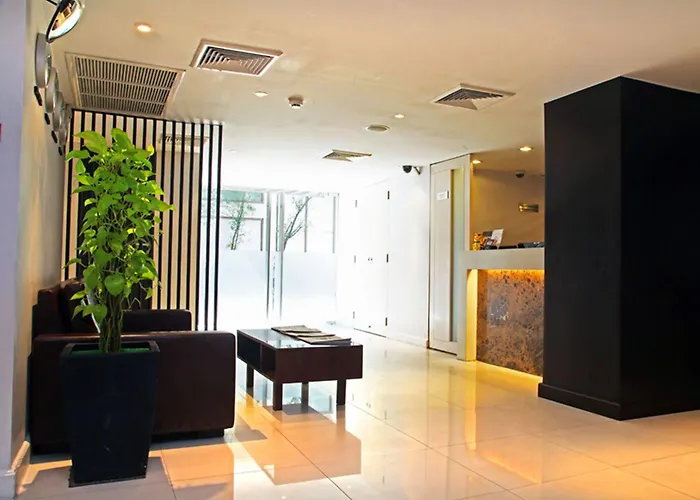 24 At Bts Phrom Phong Отель Бангкок