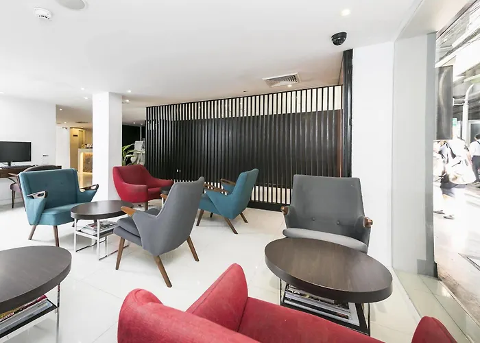 24 At Bts Phrom Phong 3*